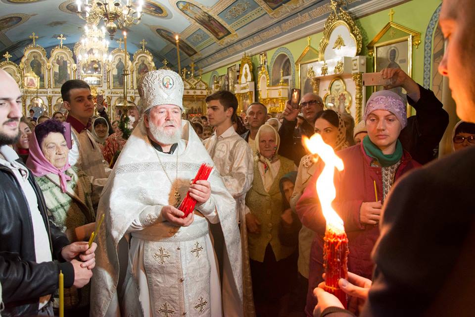 На Николаевщину Благодатный огонь традиционно доставляли нардепы 10