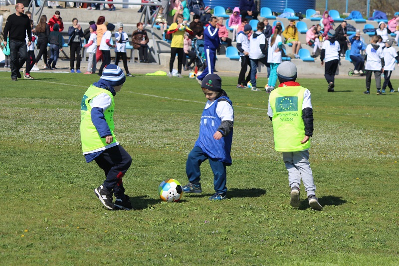 ФФУ провела в Березанке детский фестиваль «Открытые уроки футбола» 9
