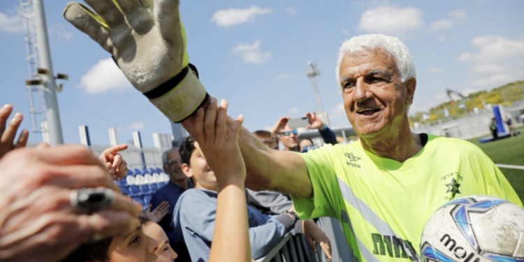 73-летний израильский вратарь вошел в Книгу Гиннесса