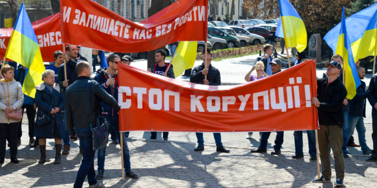 «Агрессор может завозить стекло, а из Евросоюза – нельзя?» В Николаеве работники ЧП «Захид» потребовали от СБУ разблокировать работу предприятия