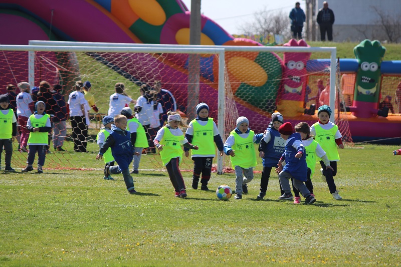 ФФУ провела в Березанке детский фестиваль «Открытые уроки футбола» 1