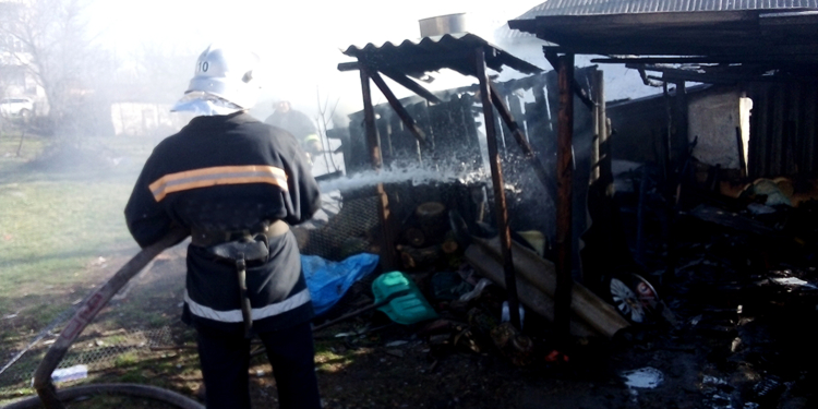 За сутки спасателями Николаевщины ликвидировано четыре пожара в частном секторе