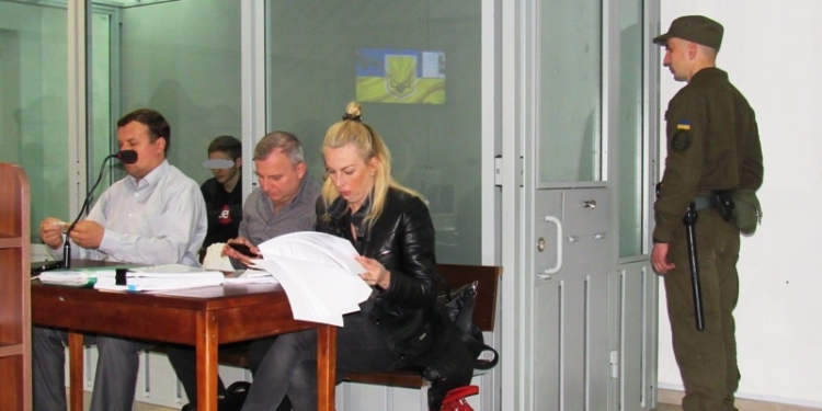 Обвиняемым в убийстве тремя одесситами 35-летней жительницы Николаева продлили меры пресечения