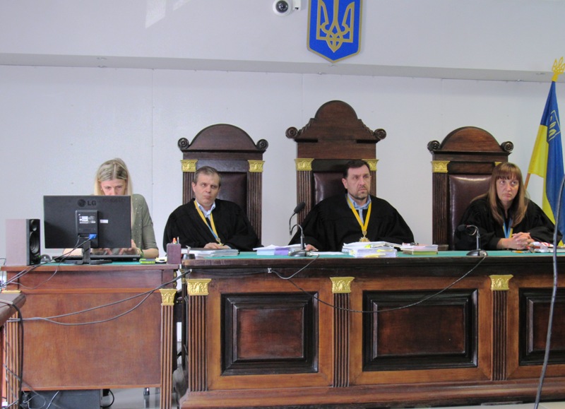 Обвиняемым в убийстве тремя одесситами 35-летней жительницы Николаева продлили меры пресечения 3