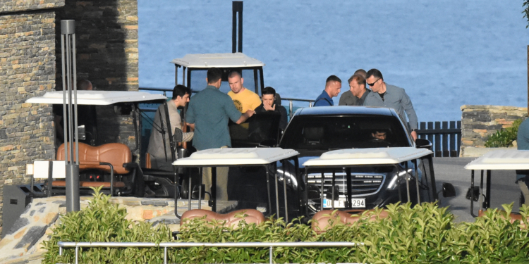 Отдохнувший Зеленский возвращается в Украину