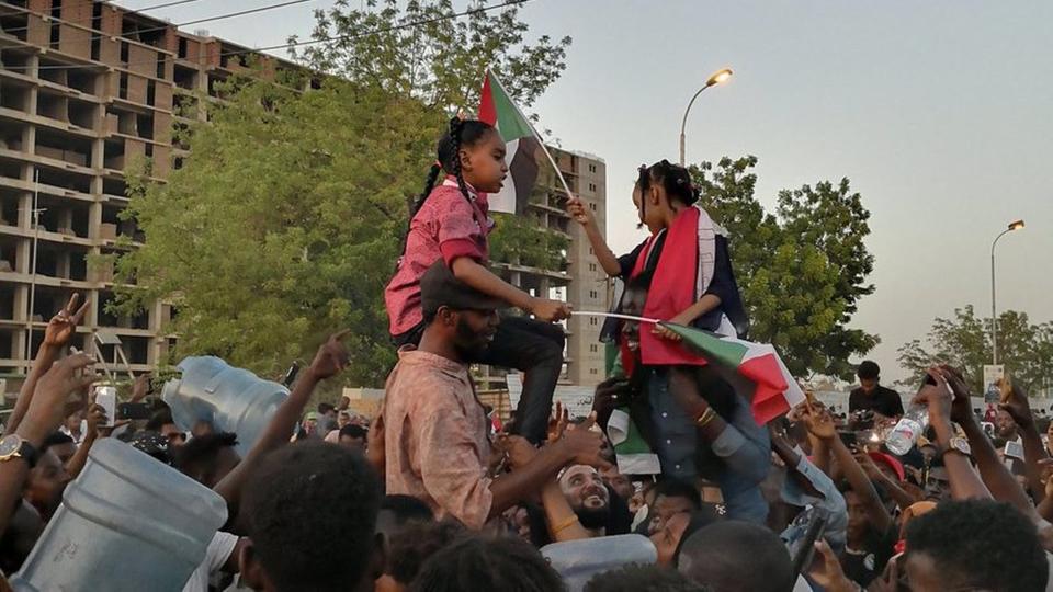 Военный переворот в Судане: президента страны отстранили от должности 1
