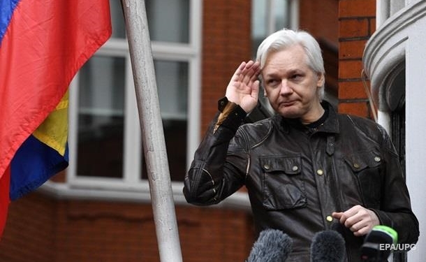 В Эквадоре заявили о 40 млн кибератак после ареста Ассанжа