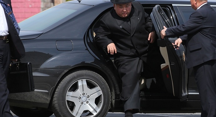 Компания Daimler не понимает, как Ким Чен Ын заполучил ее лимузины