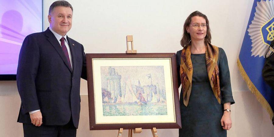 МВД Украины вернет Франции похищенный из музея шедевр стоимостью $1,5 млн. 1