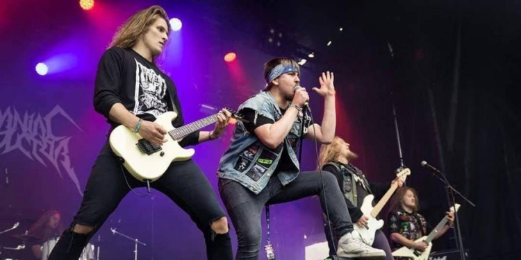 В Финляндии организовали чемпионат мира по вязанию под хеви-метал