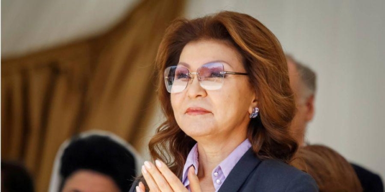 Дочь Назарбаева отказалась участвовать в выборах президента Казахстана