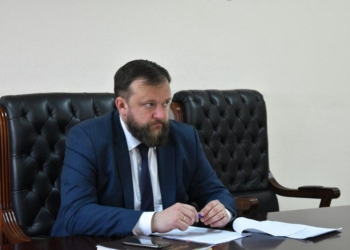 «Депутатський мандат не дає право бути невігласом і нести ахінею» – Кушнир ответил Подберезняку по теме Николаевского аэропорта