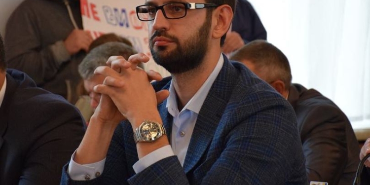 Э-декларации: после женитьбы нардеп Макарьян стал беднее на два миллиона