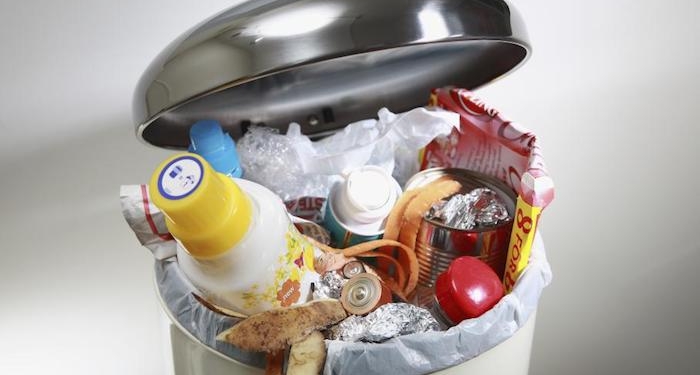 Американец выбросил в мусор выигрышный лотерейный билет