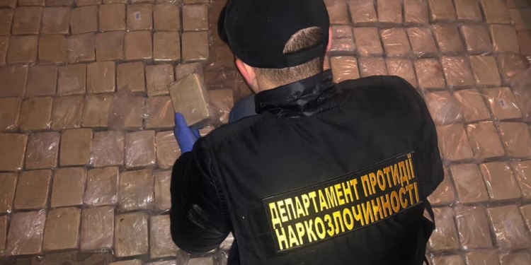 В Киеве полиция задержала наркоторговцев с 300 кг героина