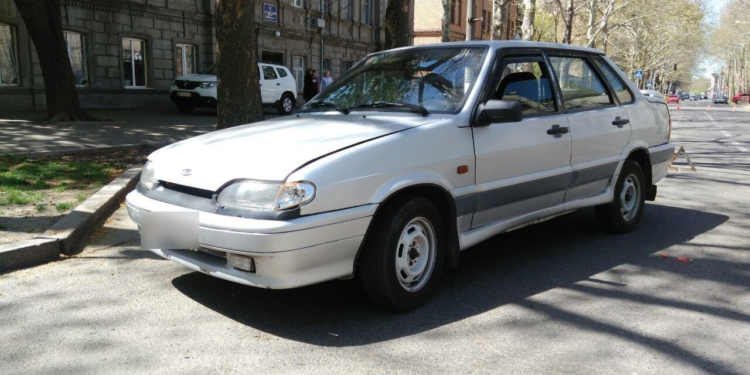 В Николаеве напротив 2-й гимназии водитель сбил 9-летнюю девочку, выбежавшую на дорогу