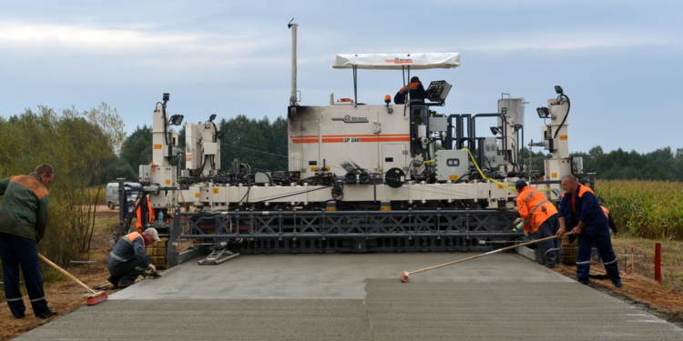 Предприятие из Кривого Рога будет строить бетонные дороги из шлаковых отходов