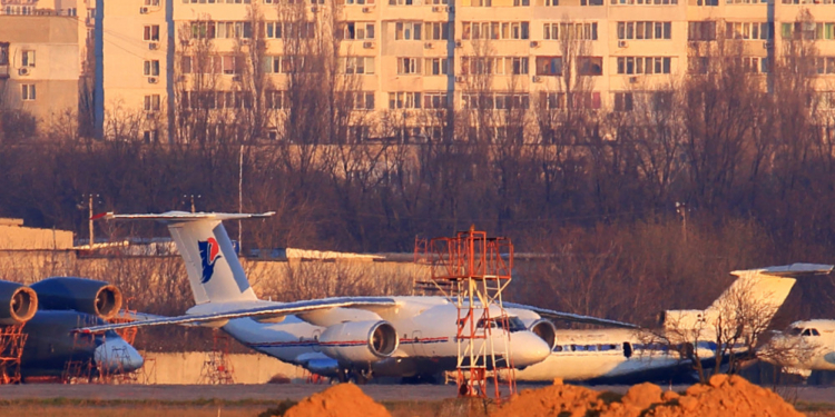 Ливийский членовоз: в одесском аэропорту ремонтируют самолет Каддафи  