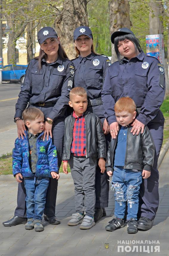 В Николаеве 29 новоиспеченных полицейских присягнули на верность украинскому народу 13