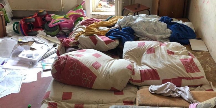 В Киеве трехлетняя девочка выжила после падения с шестого этажа