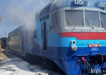 Дизель-поезд «Николаев-Долинская» загорелся в Новом Буге