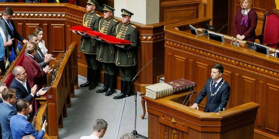 Зеленский заявил о готовности предоставить гражданство всем украинцам на планете 1