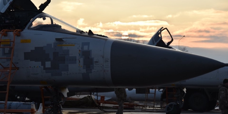 Отремонтированный в Николаеве бомбардировщик Су-24М вернулся в Староконстантинов