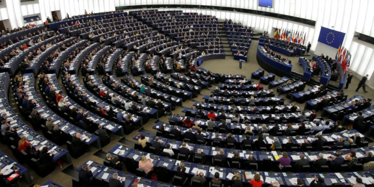 Сегодня стартовали выборы в Европарламент