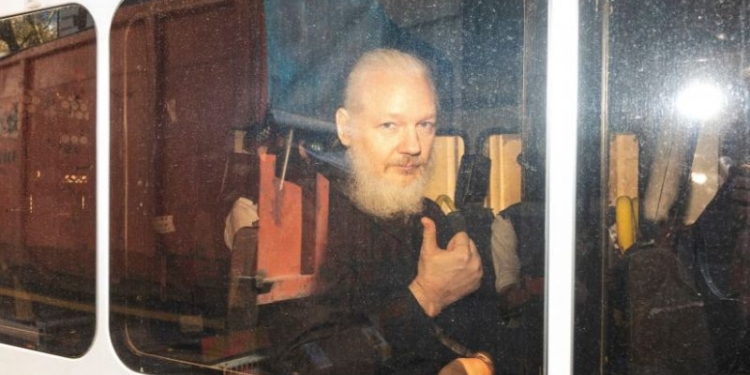 В США Ассанжу предъявили обвинение еще по 17 пунктам