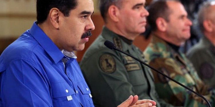 Неспокойная Венесуэла: Мадуро заявил о провале попытки госпереворота