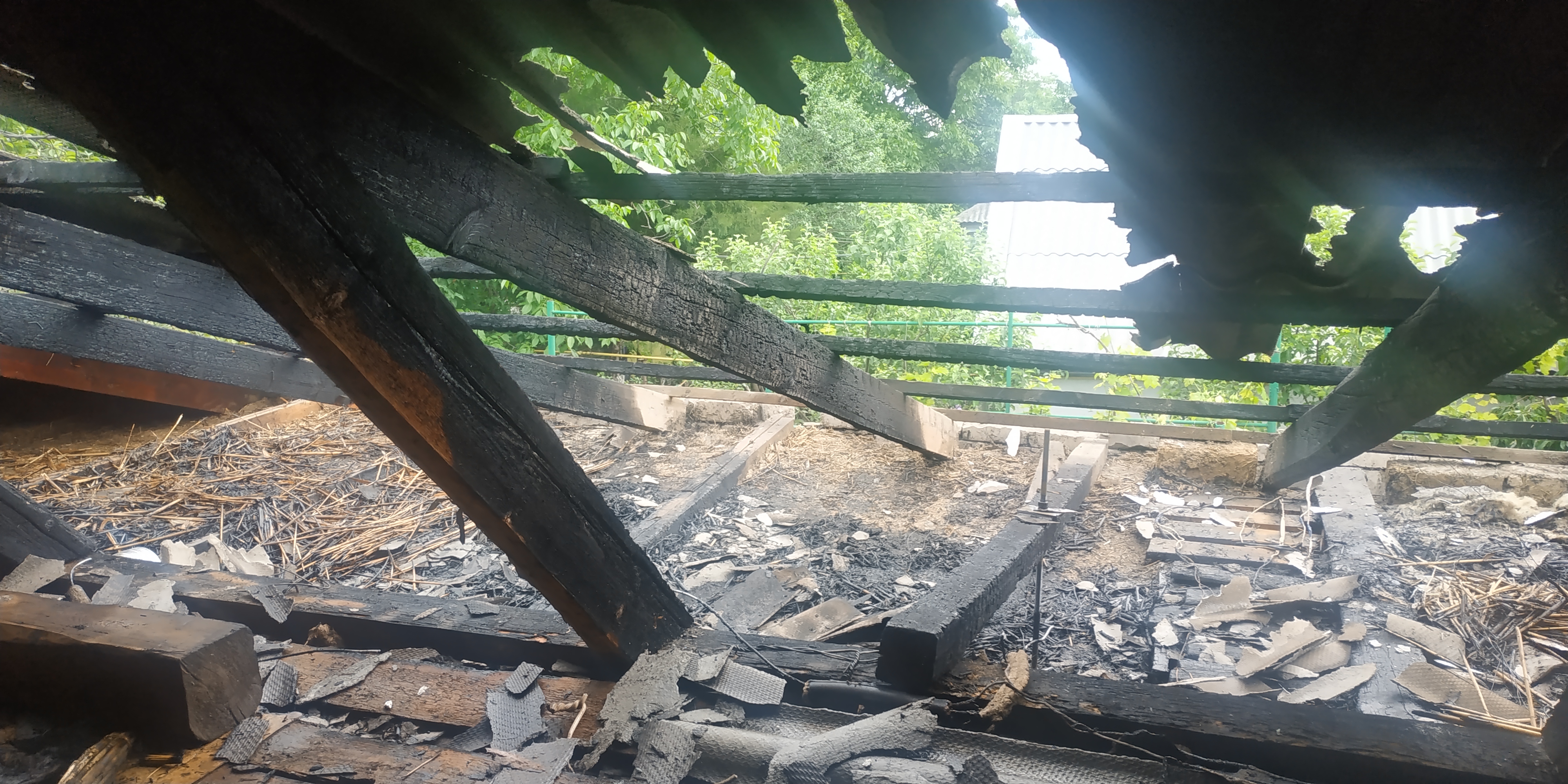 На Николаевщине пожарные спасли от полного уничтожения две дачи и частный дом (ФОТО)