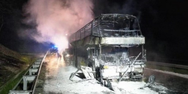 На юге Польши сгорел автобус, шедший по маршруту «Киев-Прага» с 70 пассажирами (ВИДЕО)