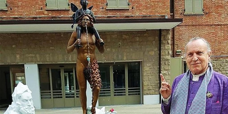 В Италии разгорелся скандал из-за фонтана: один из политиков захотел залить статую бетоном, а священник – провести обряд экзорцизма