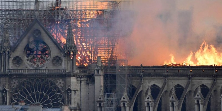 Национальное собрание Франции одобрило законопроект о восстановлении Нотр-Дам-де-Пари
