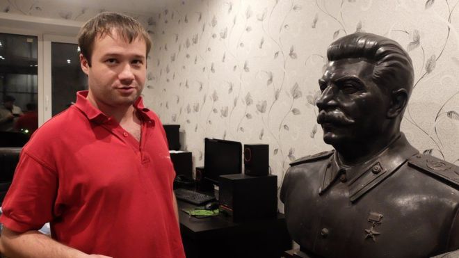 В России с одобрения Путина установили очередной памятник Сталину 1