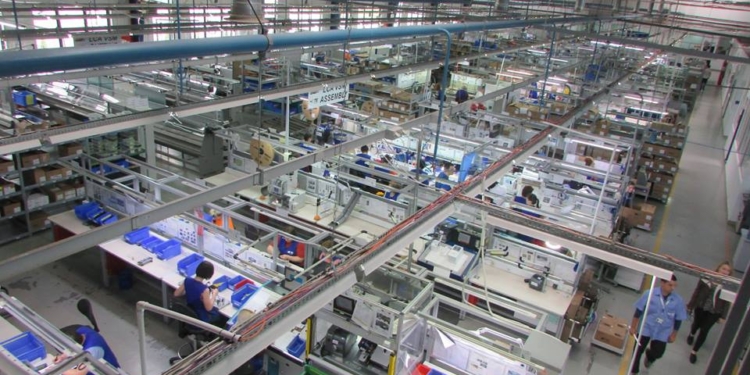 Крупный американский инвестор закрывает завод в Украине. Виноваты электрокары?