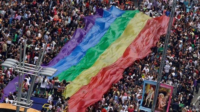 В Бразилии приравняли преступления на почве гомофобии к расистским 1