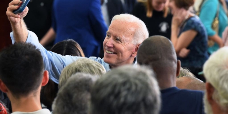 Байден лидирует в рейтинге демократов-кандидатов в президенты