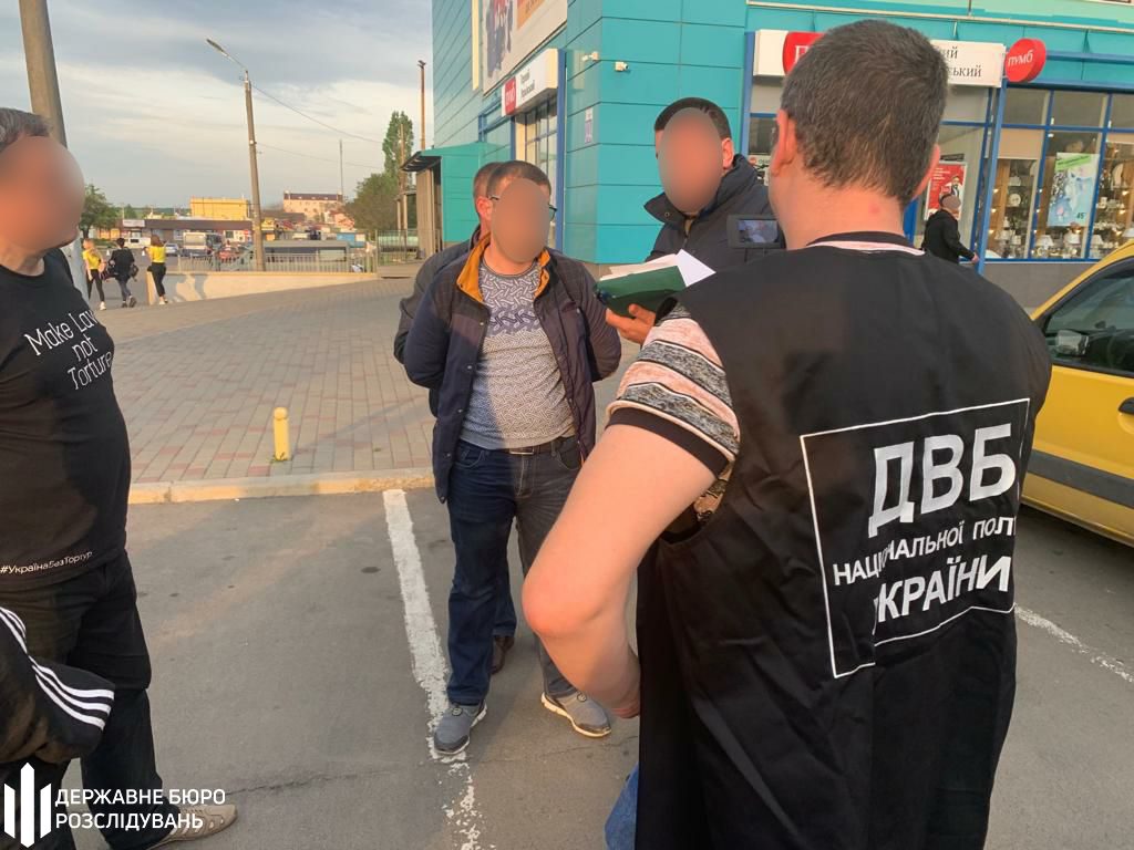 На Николаевщине задержали следователя Нацполиции, который обещал за 26 тысяч «решить» вопрос гражданки (ФОТО) 1
