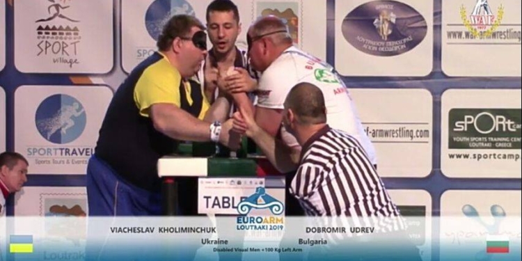 Николаевский спортсмен вернется с двумя медалями с чемпионата Европы по армспорту среди спортсменов с инвалидностью (ФОТО)