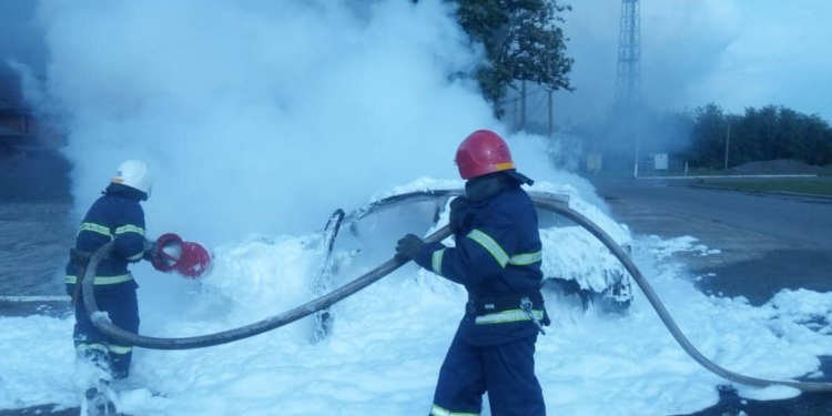 На Николаевщине на трассе автомобиль сгорел дотла (ФОТО)