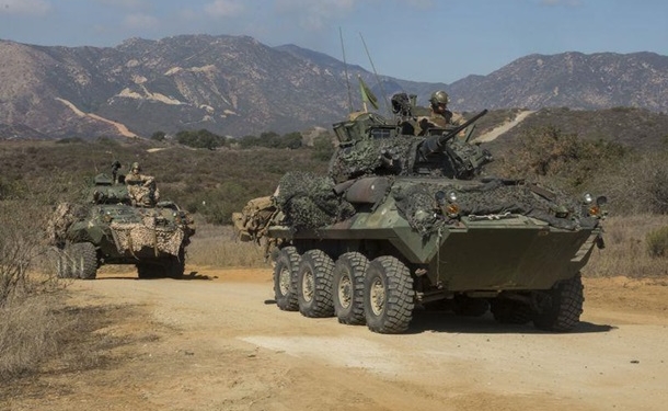 В США перевернулся броневик с морпехами, есть жертвы