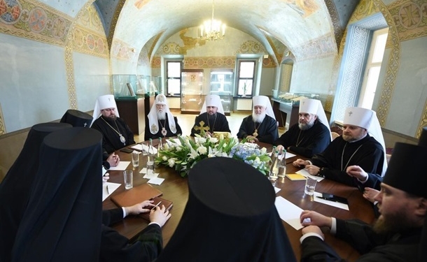 ПЦУ созывает синод из-за церковного конфликта