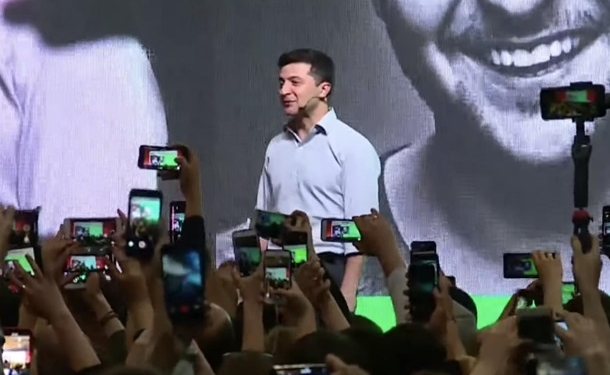 Зеленский считает политику “факинг-отраслью” (ВИДЕО)