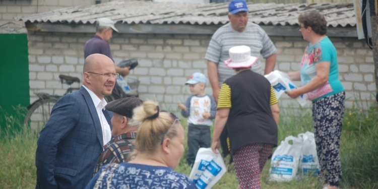 Сладкие выборы. Гречка не в моде, теперь раздают сахар (ФОТО)