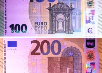 В ЕС вводятся в обращение новые купюры в 100 и 200 евро
