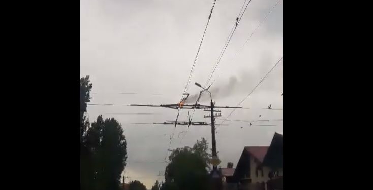 В Николаеве загорелась контактная троллейбусная сеть (ВИДЕО)