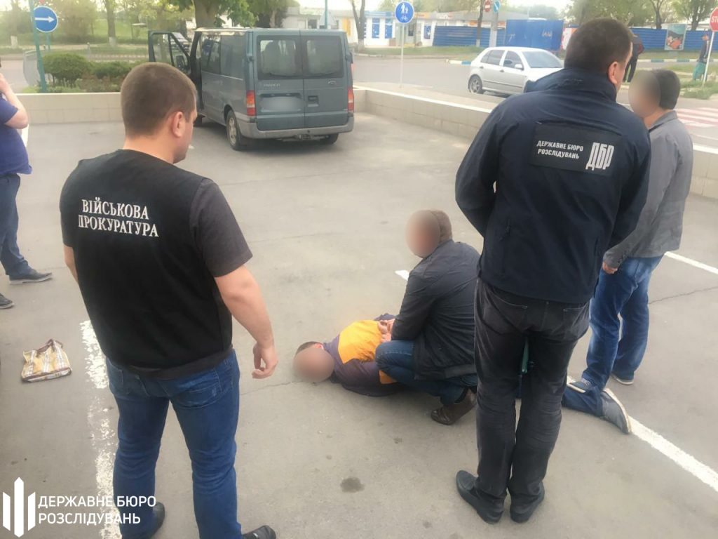 На Николаевщине задержали следователя Нацполиции, который обещал за 26 тысяч «решить» вопрос гражданки (ФОТО) 5