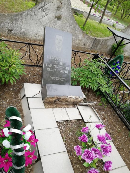 В Николаеве вандалы разгромили десяток надгробий на Жуковском кладбище (ФОТО) 3