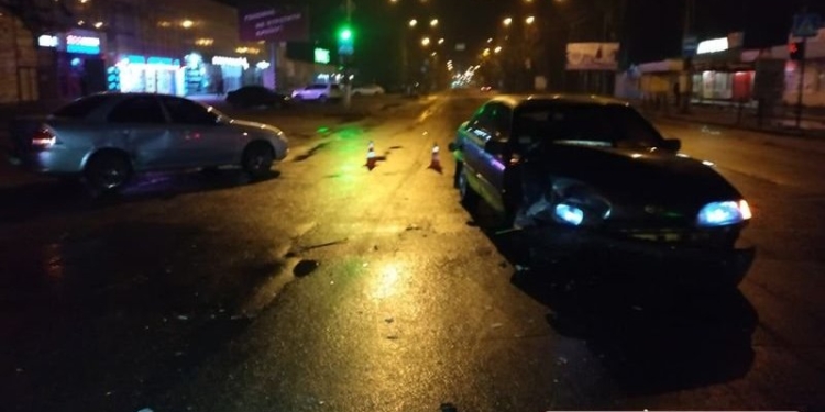 В Николаеве 8-летний ребенок пострадал в результате столкновения двух иномарок